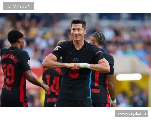 莱万上演精彩帽子戏法助巴萨力克阿拉维斯重回胜利轨道