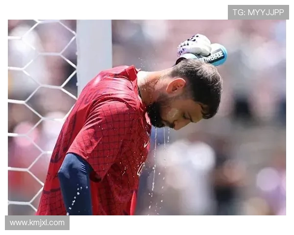 德国球迷组织警告加强球场安全措施可能引发更大规模抗议活动 德国球迷组织警告加强球场安全措施可能引发更大规模抗议活动